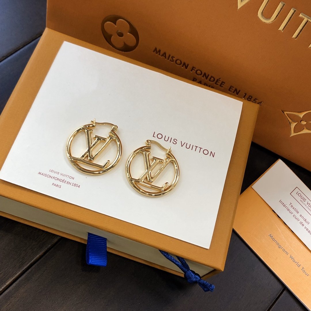 l0*is V*t0n earring