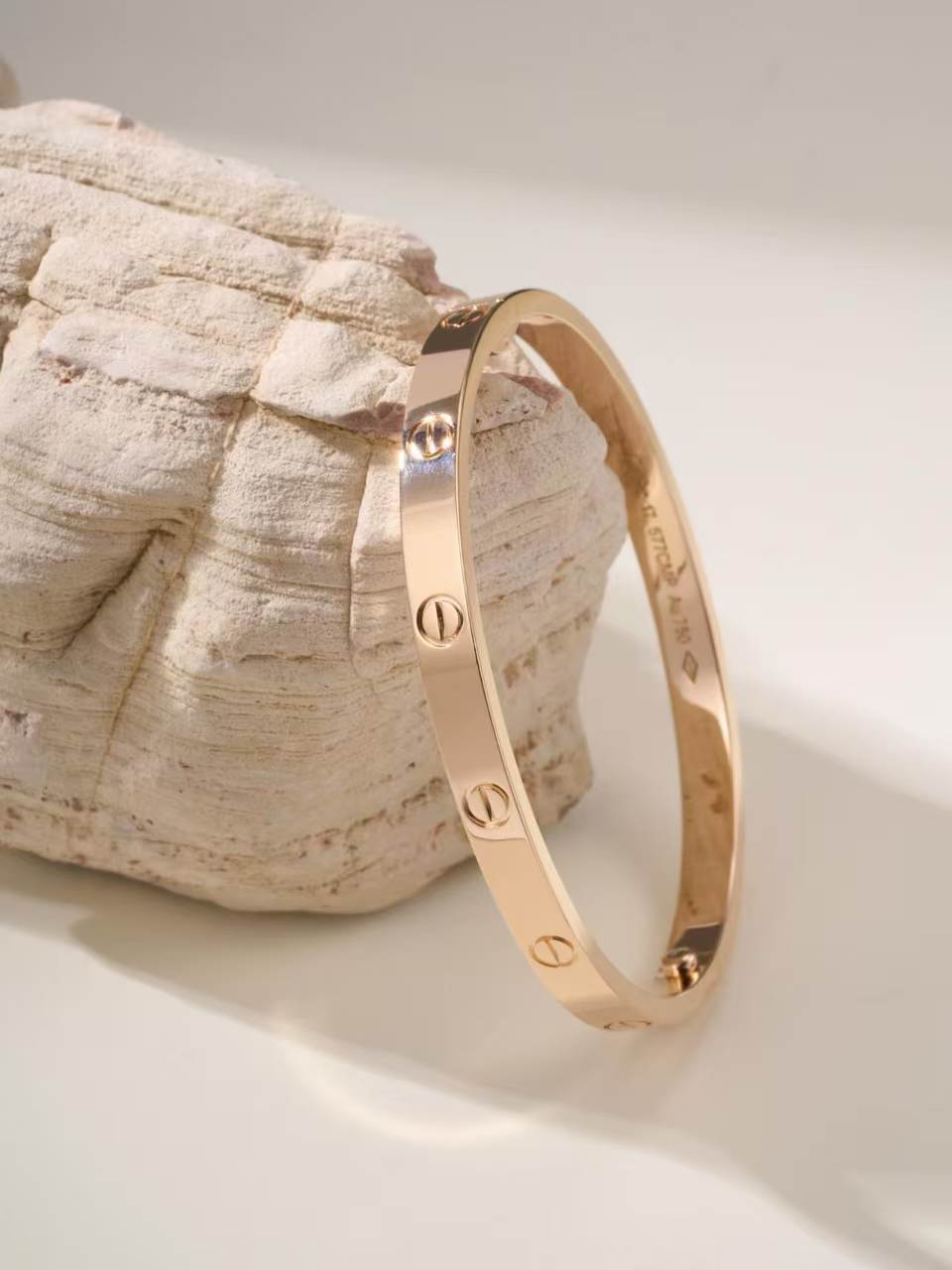 Ca*t1er Bracelet