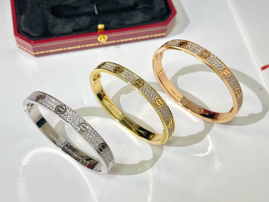Ca*t*er bracelet