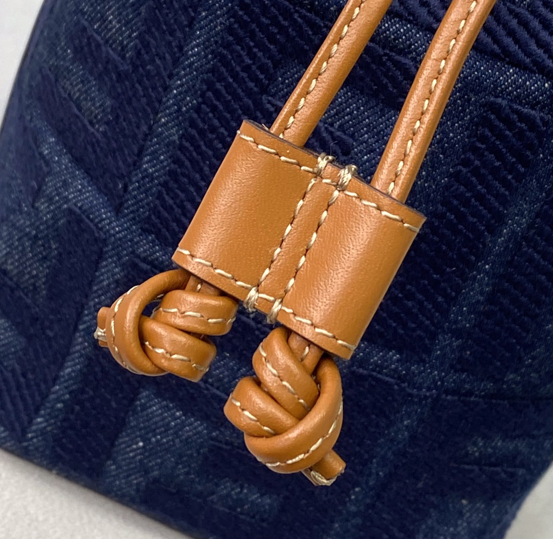 F**di mini mon tresor bag -12x18x10cm