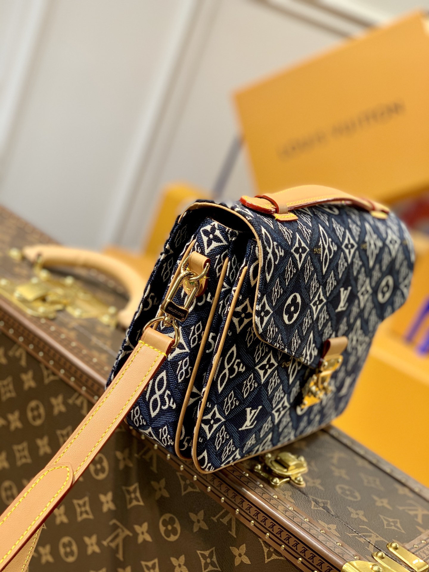 l0*is V*t0n since 1854 pochette metis handbags-25*19*7cm