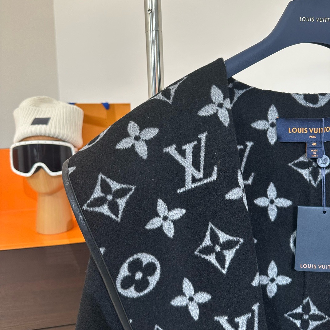 Lou*is Vuitt*on Wool Trench Coat