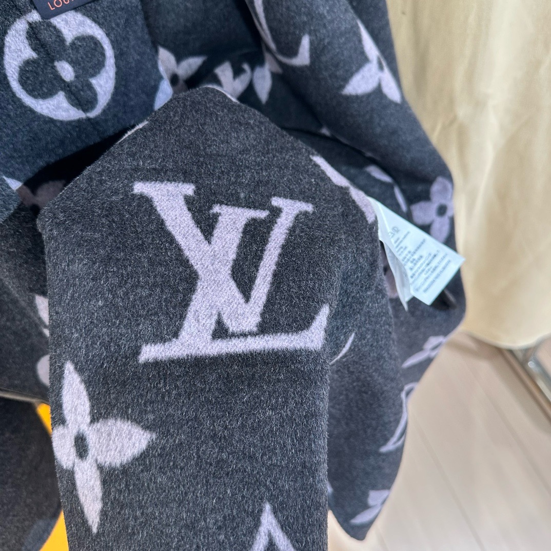 Lou*is Vuitt*on Wool Trench Coat