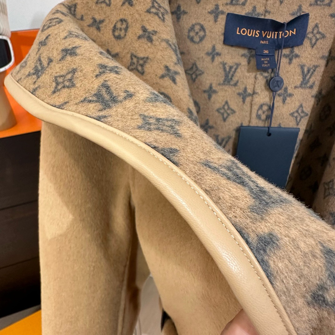 Lou*is Vuitt*on Wool Trench Coat