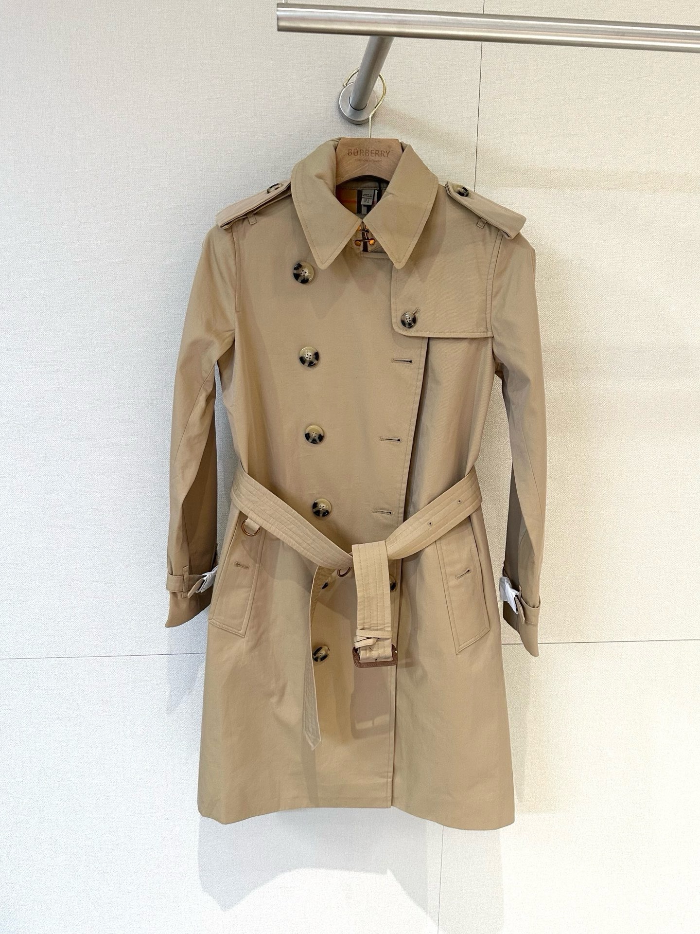 Bv*b*rry The Kensington Trench Coat