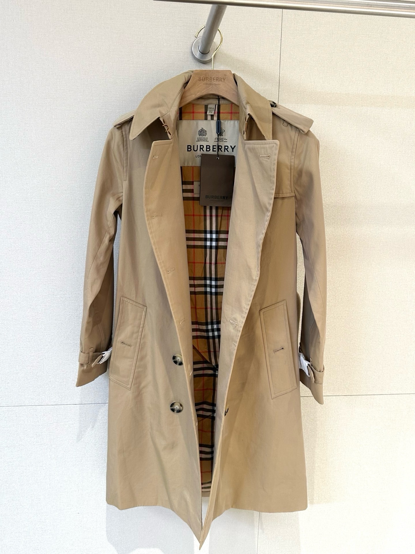 Bv*b*rry The Kensington Trench Coat
