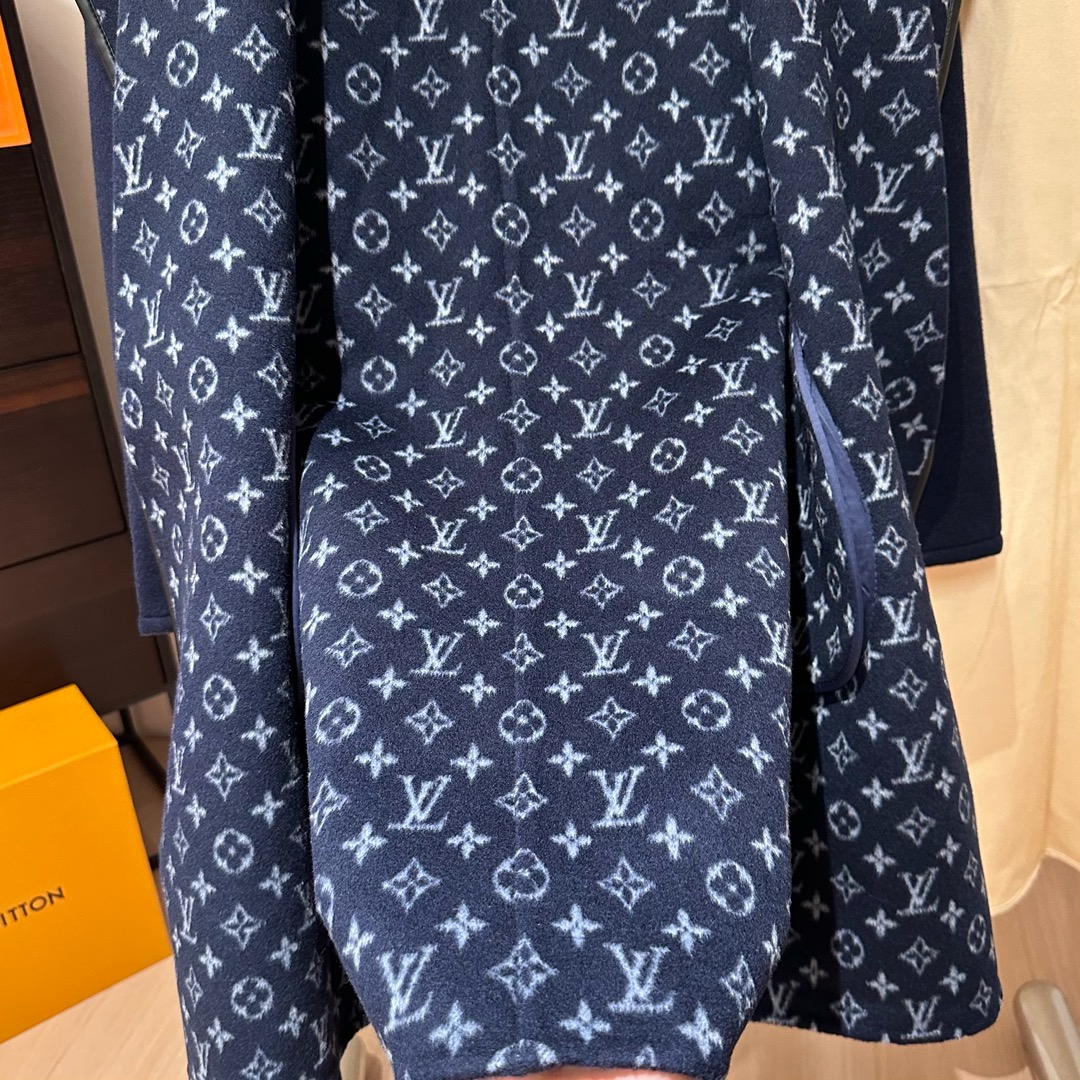 Lou*is Vuitt*on Wool Trench Coat