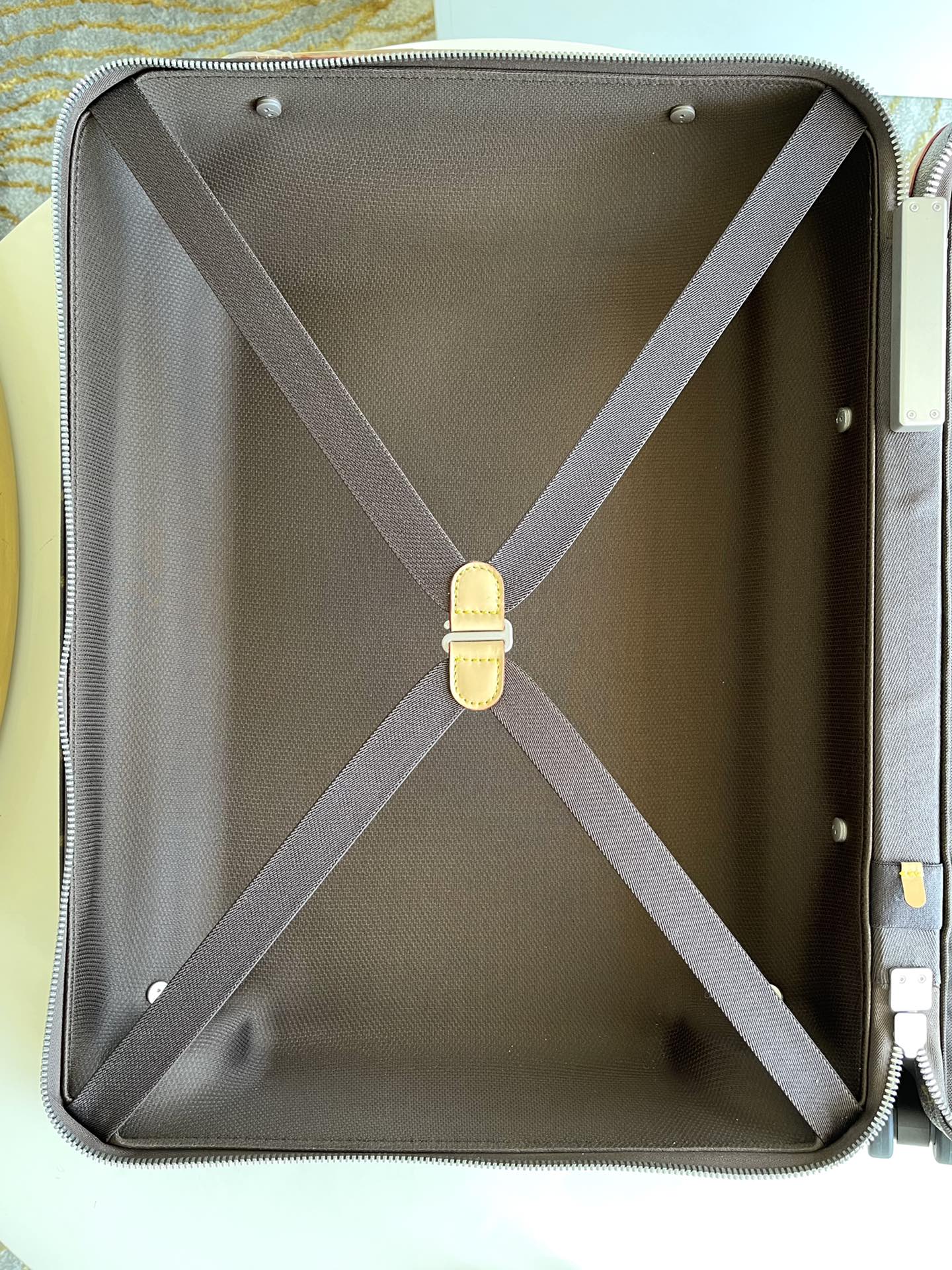 l0*is V*t0n horizon 55-‭38*55*21cm