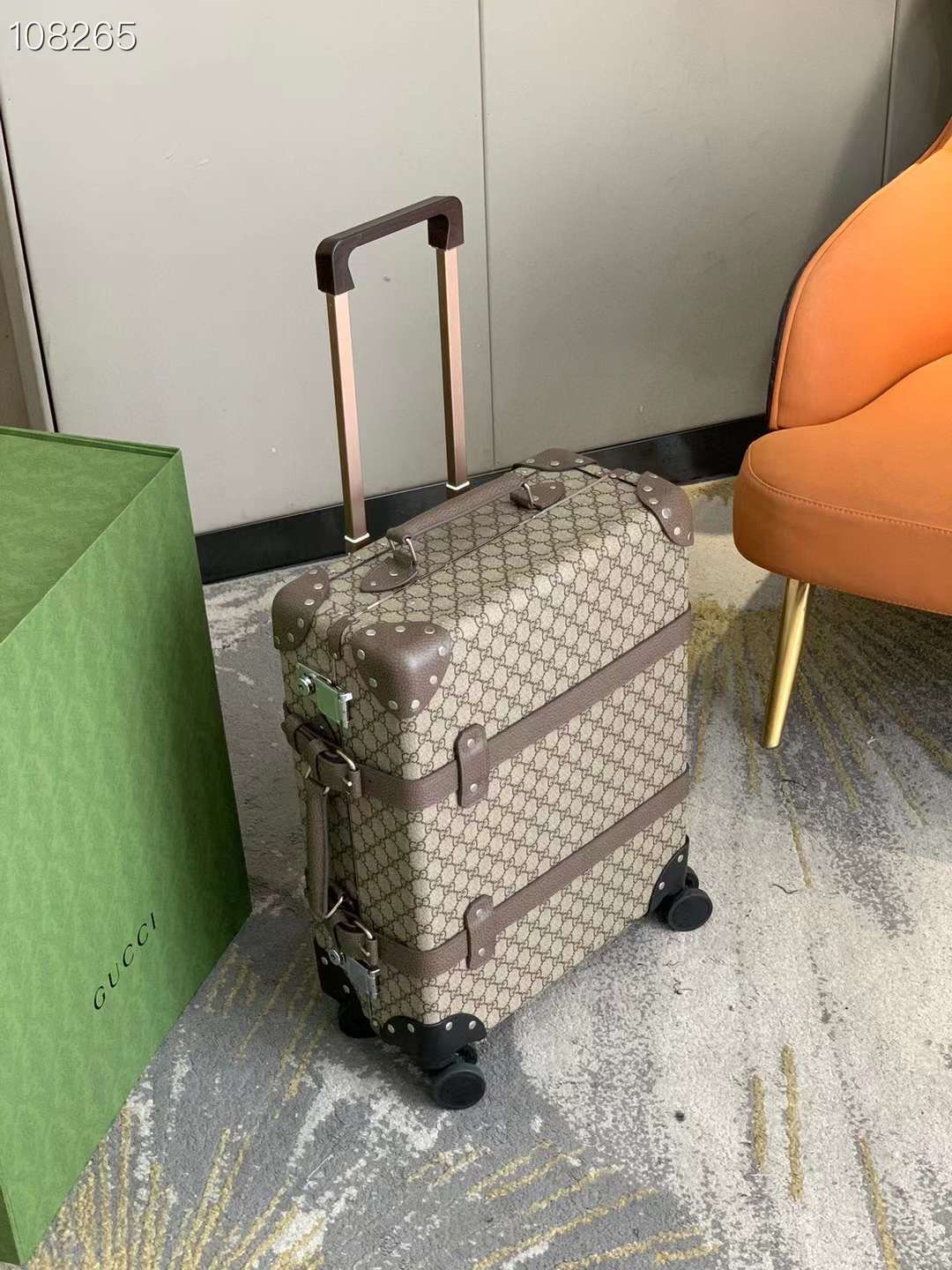 G*u*i globe-trotter travel box