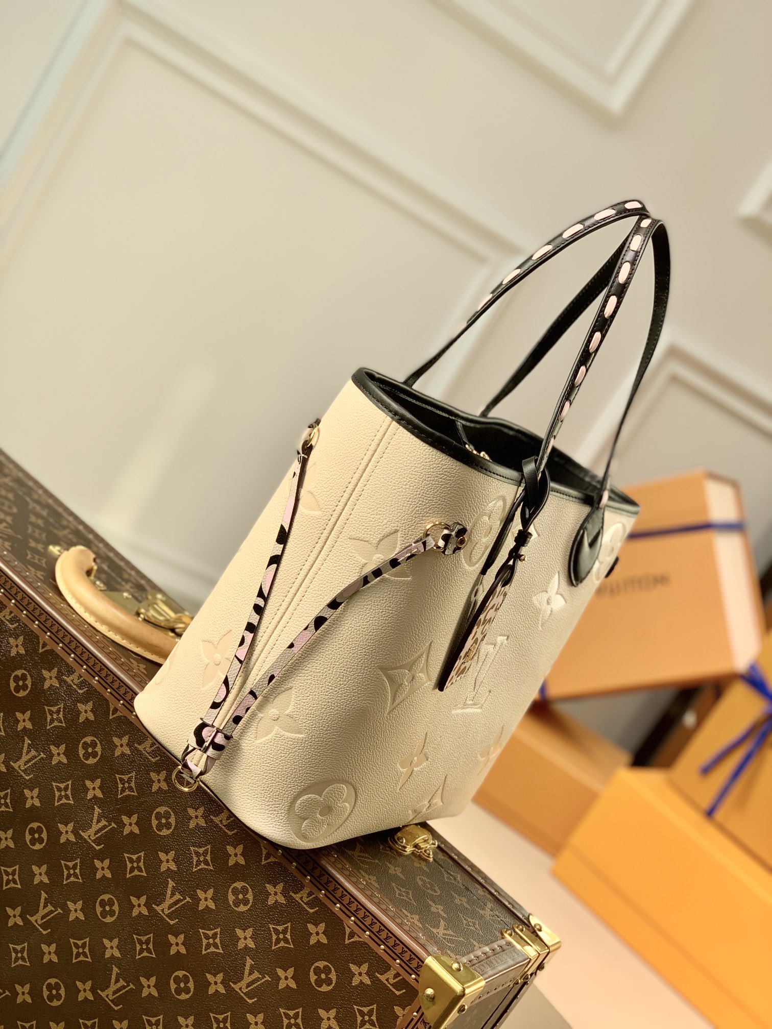 l0*is V*t0n neverfull mm-red inside-32*29*17cm