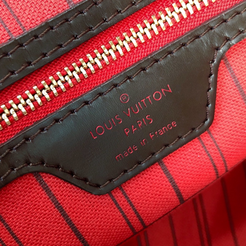 l0*is V*t0n neverfull mm (red inside) -32*29*17cm