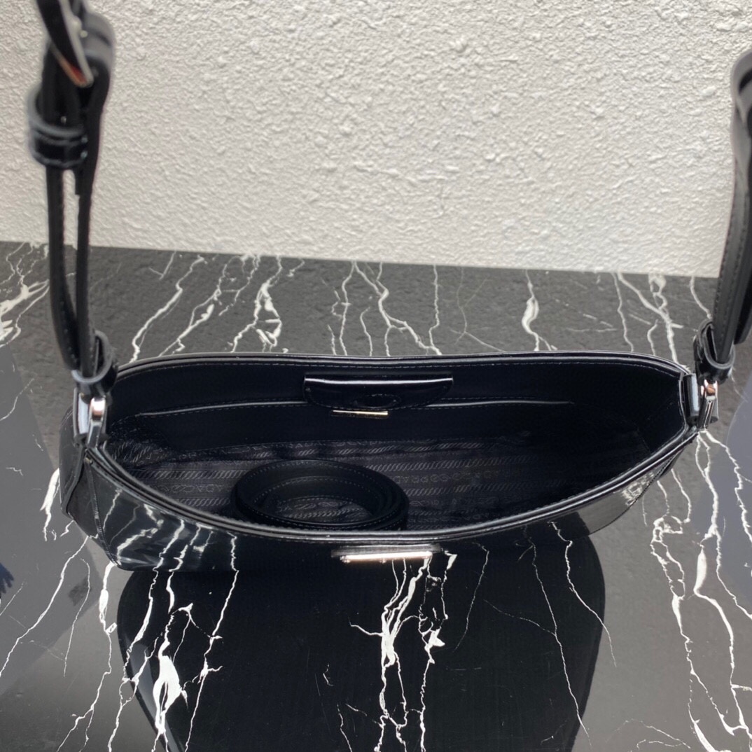 Pra*a cleo handbags-patent leather30x18.5x4cm