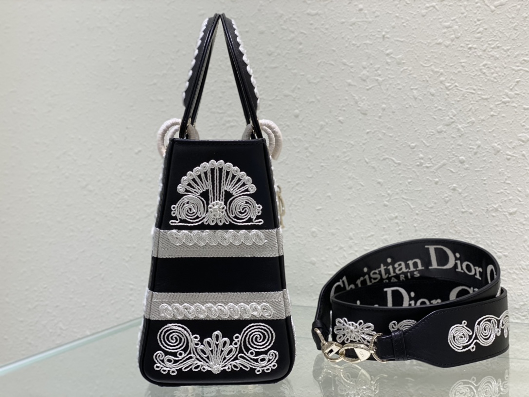 lady D*or handle bag-24cm