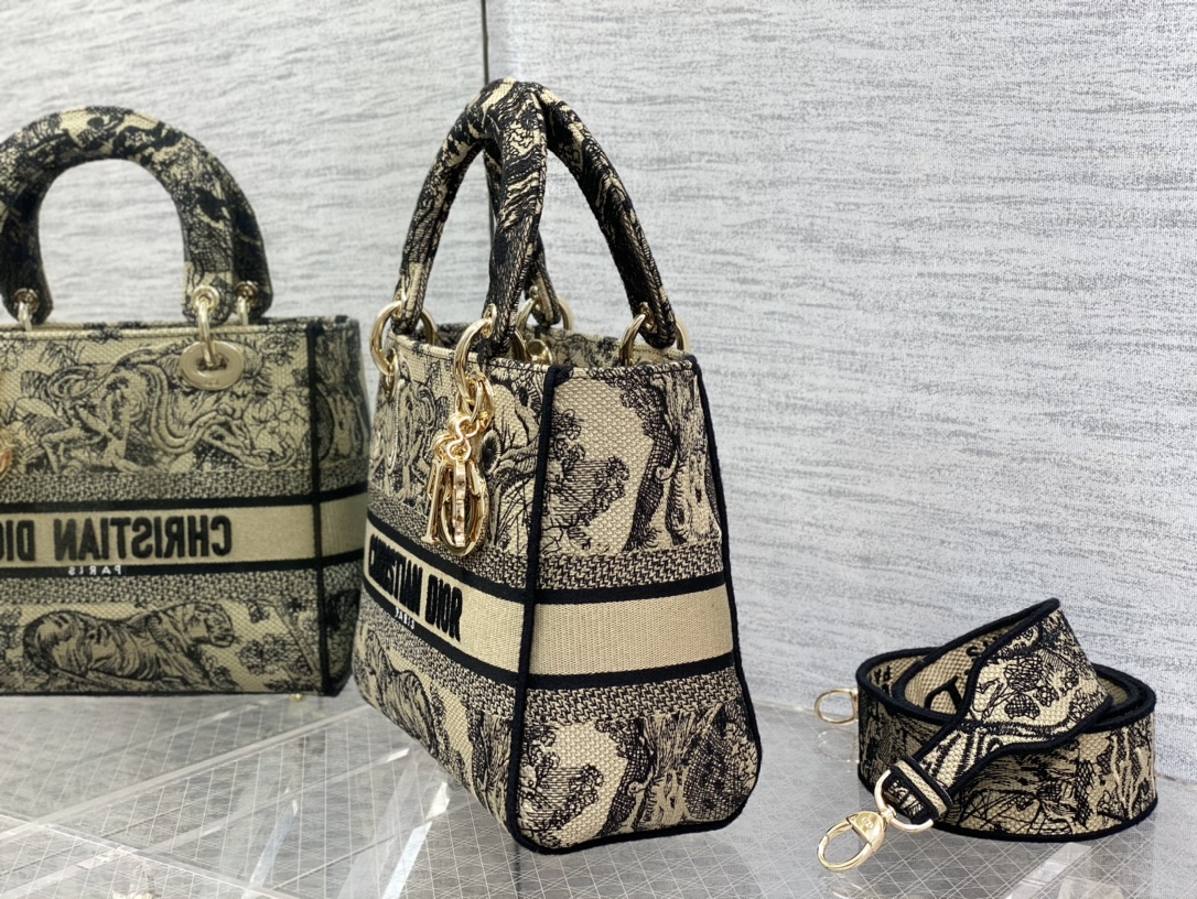 lady D*or handle bag-24cm