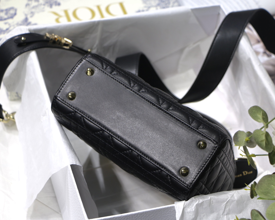 lady D*or handle bag-24cm