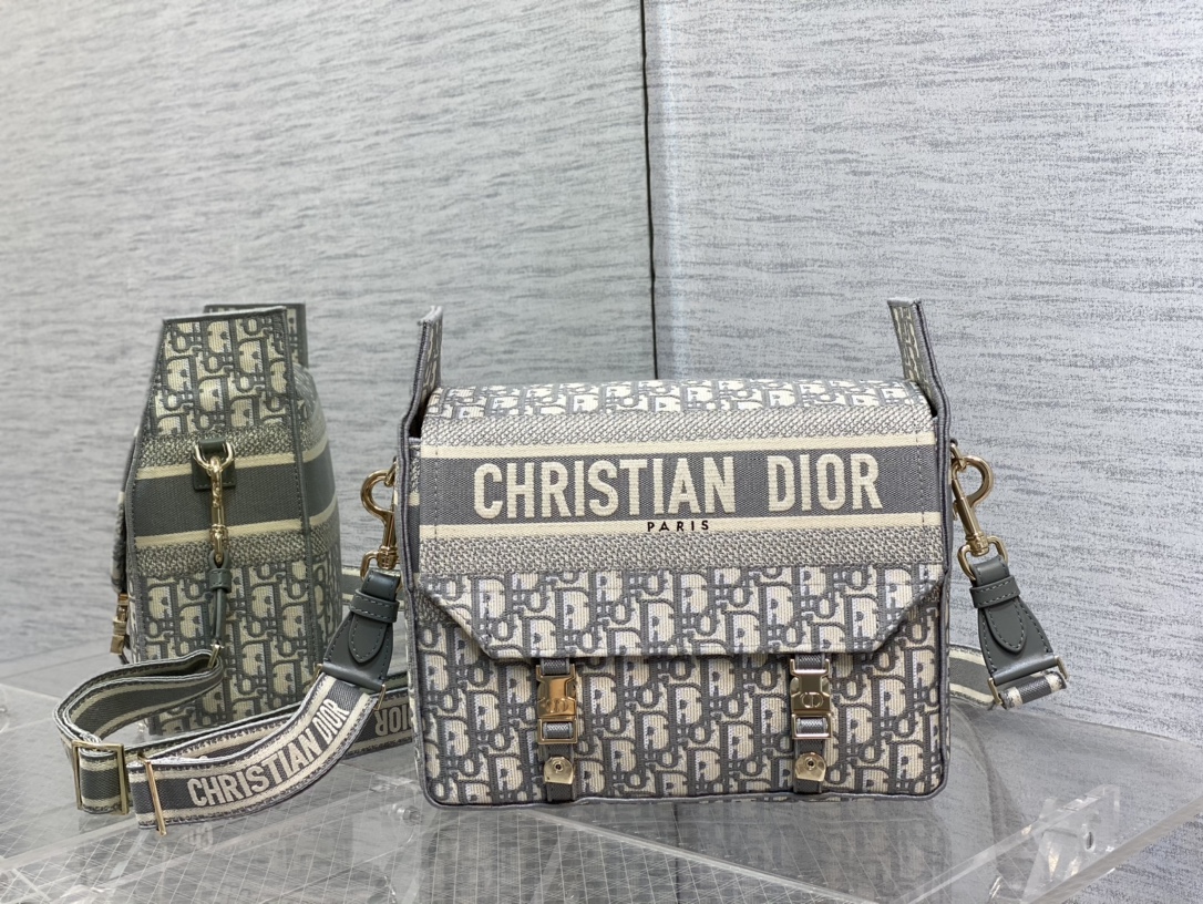 D*or camp bag-28*12*23cm