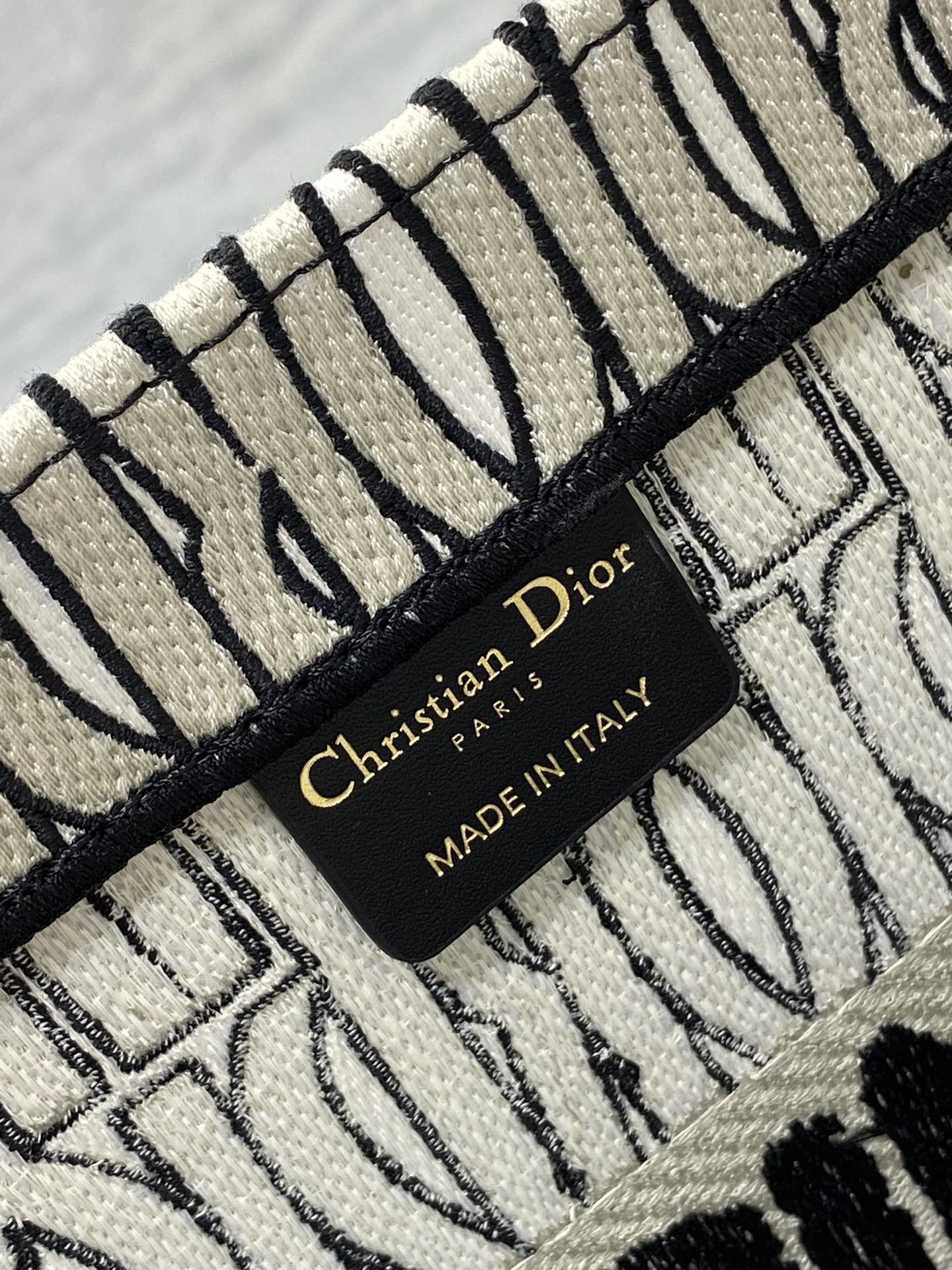 D*or small book tote-36.5cm