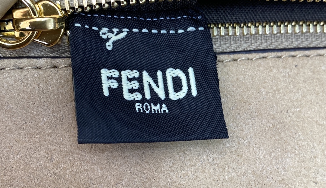 F**di medium baguette bag-27×6×15cm