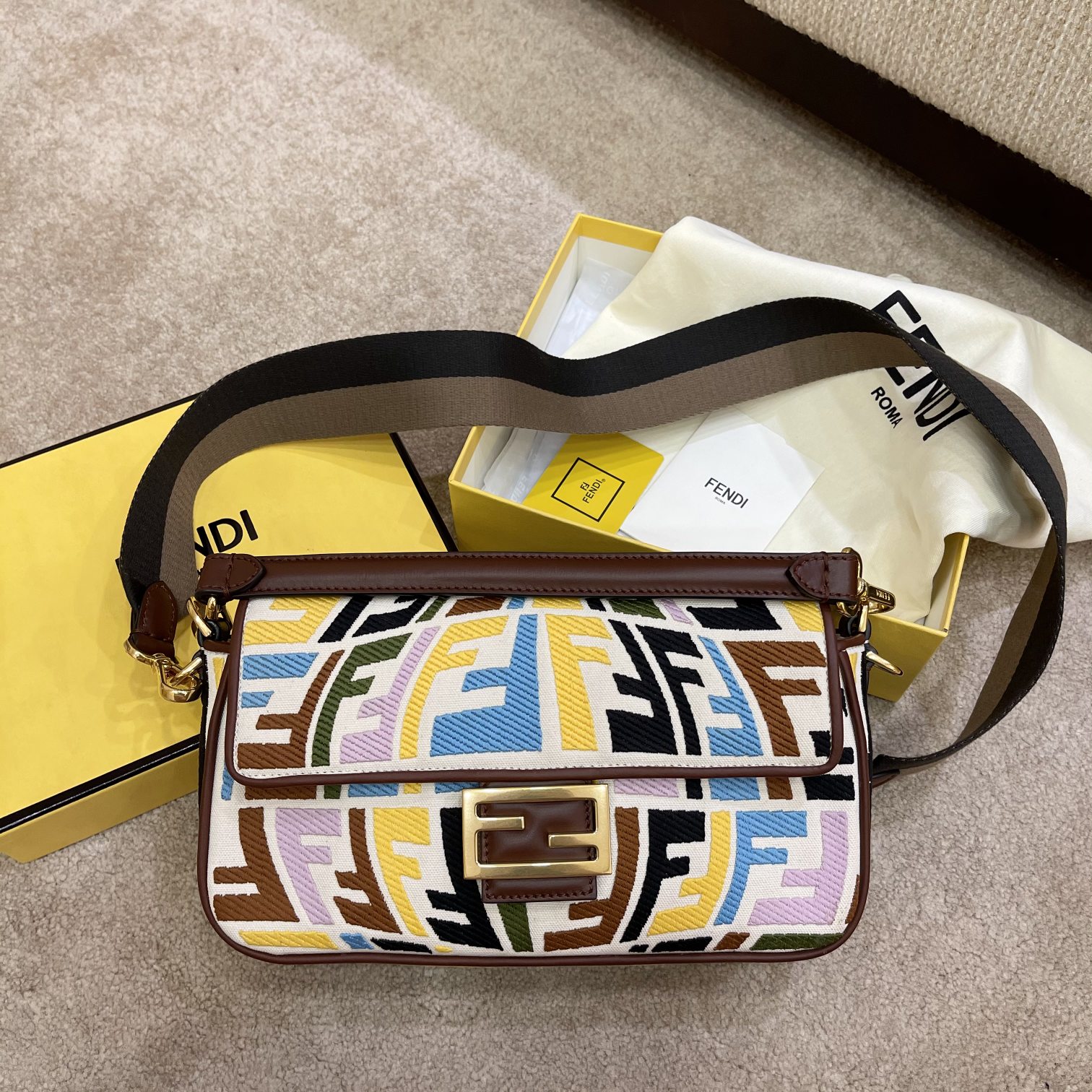 F**di medium baguette bag-26x15x4cm