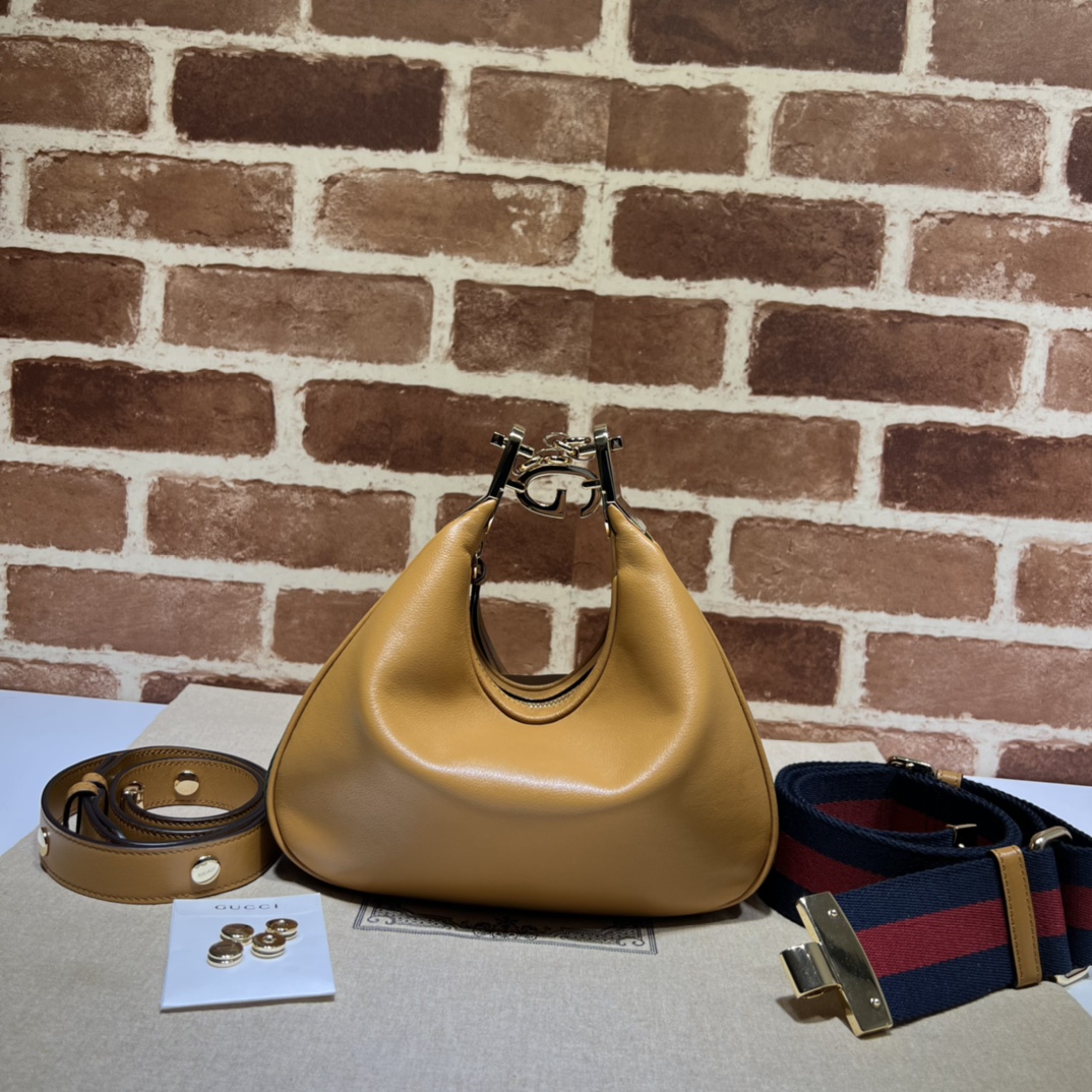 G*u*i attache small shoulder bag-23*22*5cm