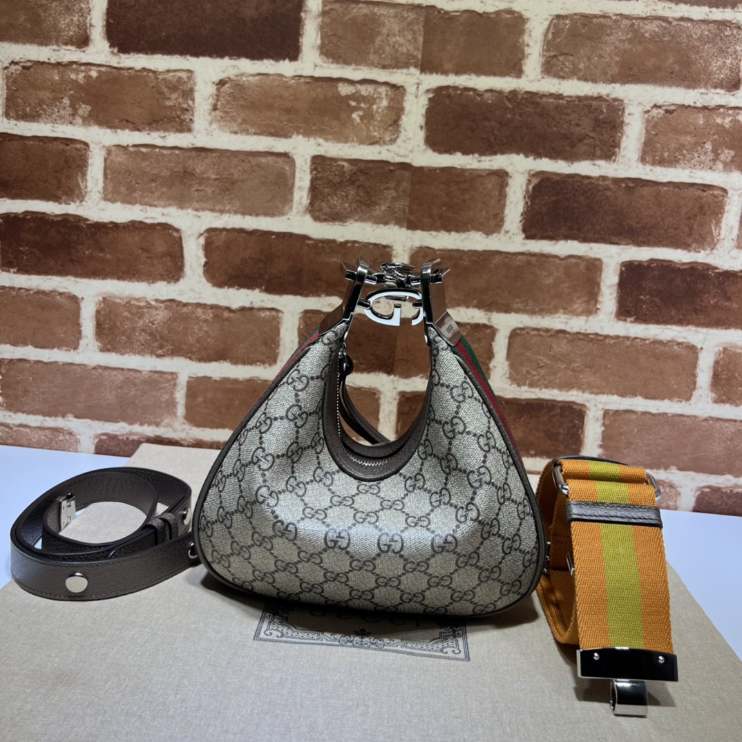 G*u*i attache small shoulder bag-23*22*5cm