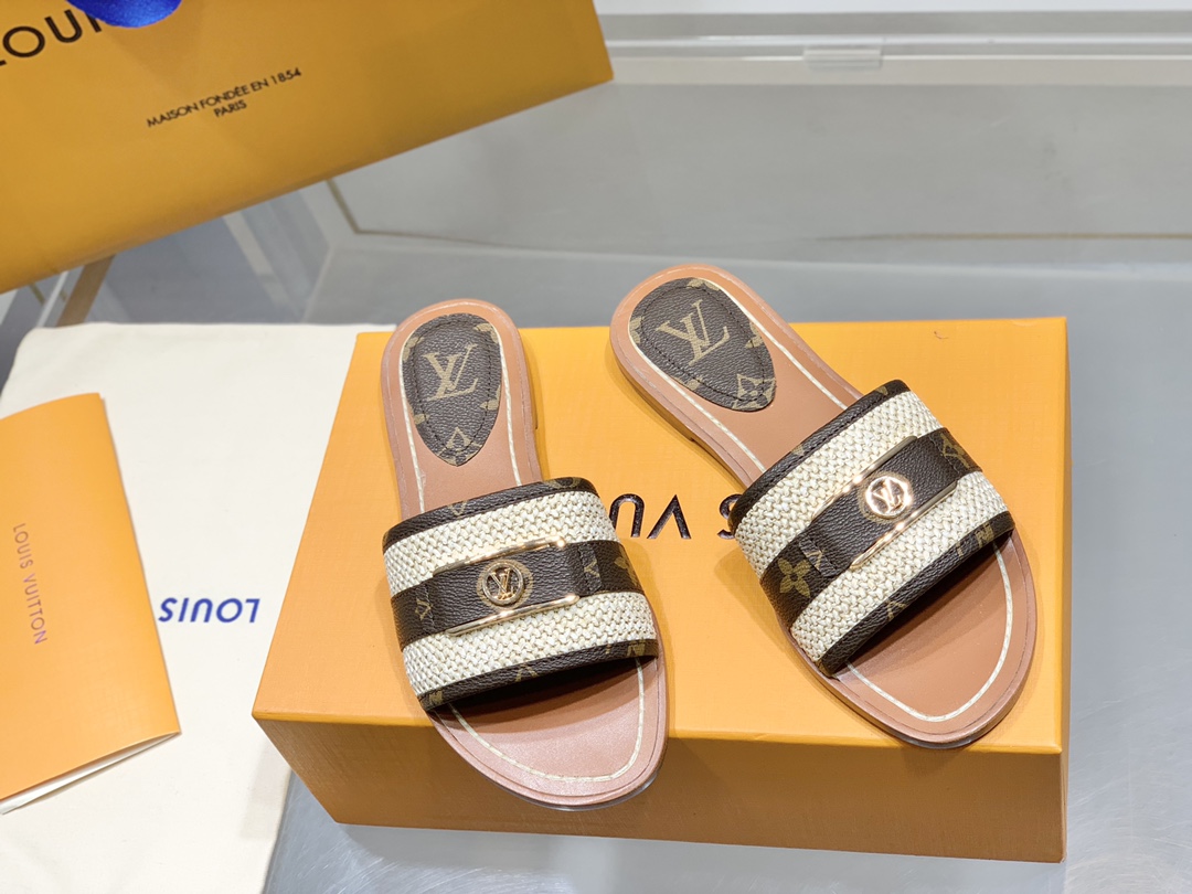 l0*is V*t0n slippers