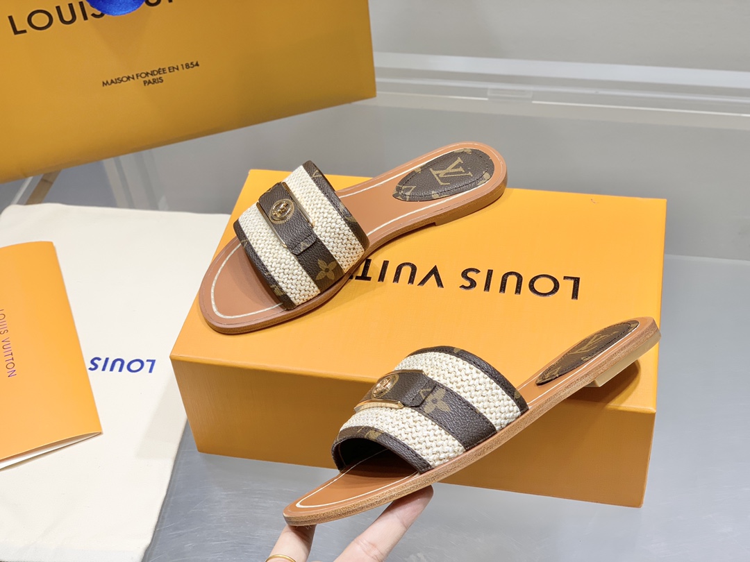l0*is V*t0n slippers