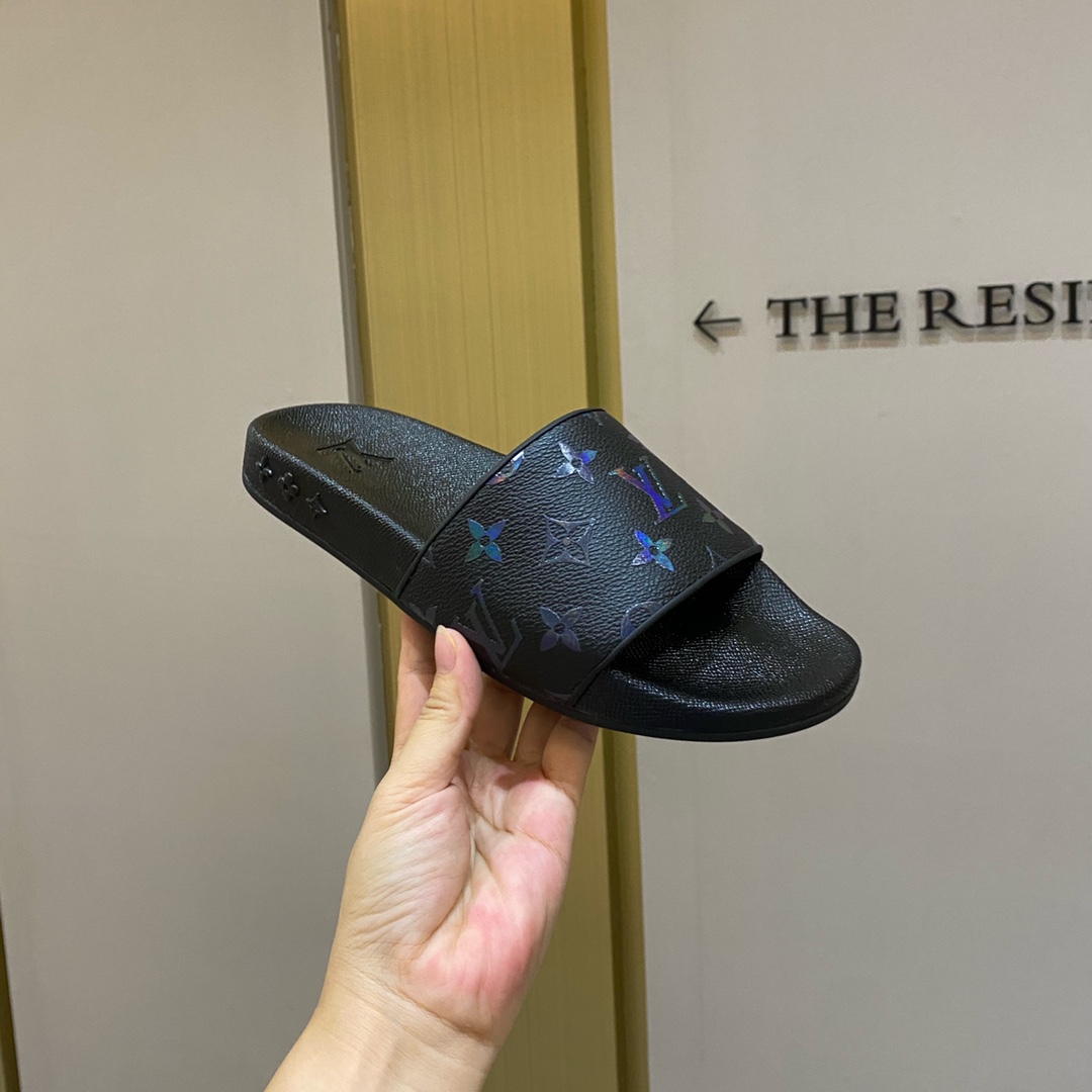 l0*is V*t0n slippers