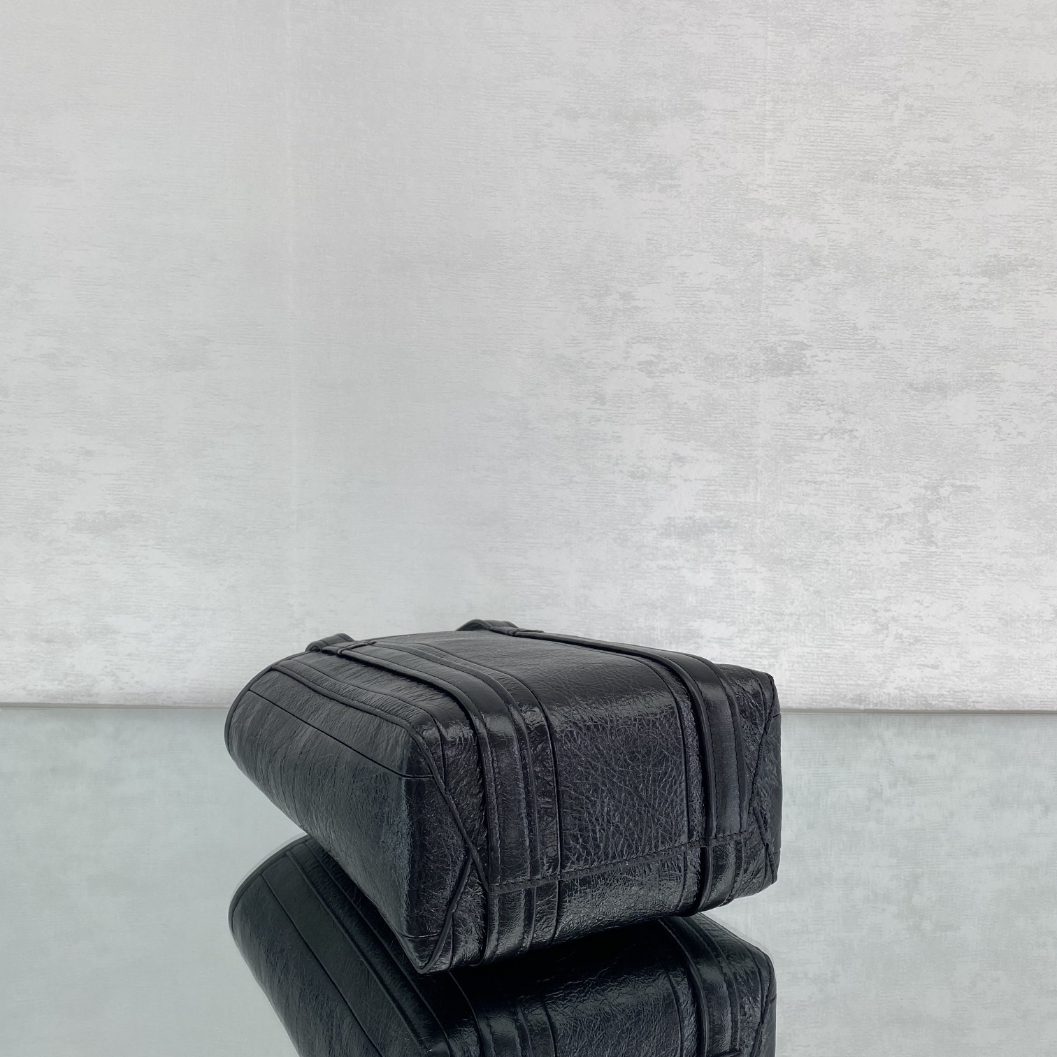 Ba*len*cia*ga͙ mini 21ss tote-19x9.5x35cm
