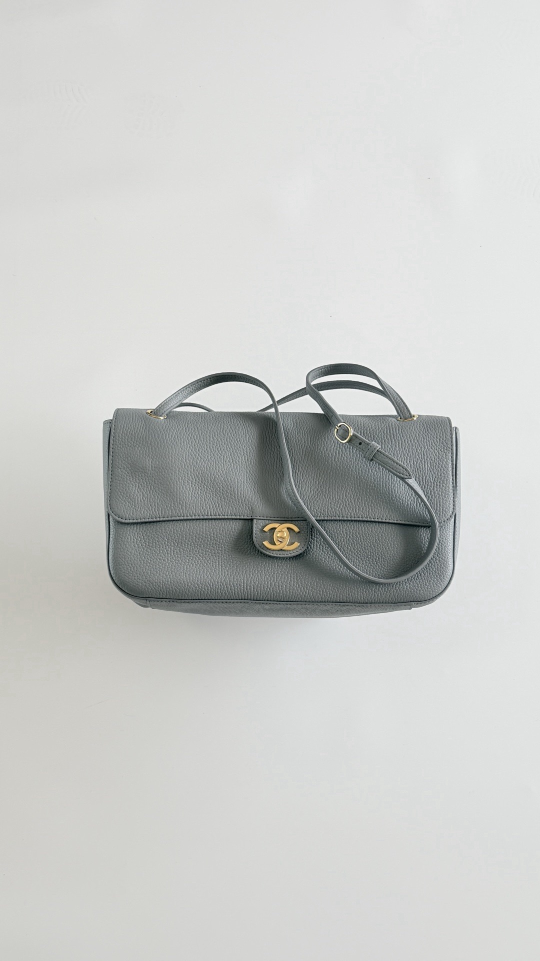 Cha*nel Grained Calfskin Small Souplissimo Maxi Flap-32CM
