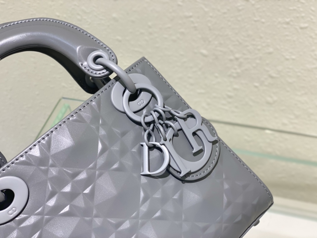 lady D*or bag-17cm