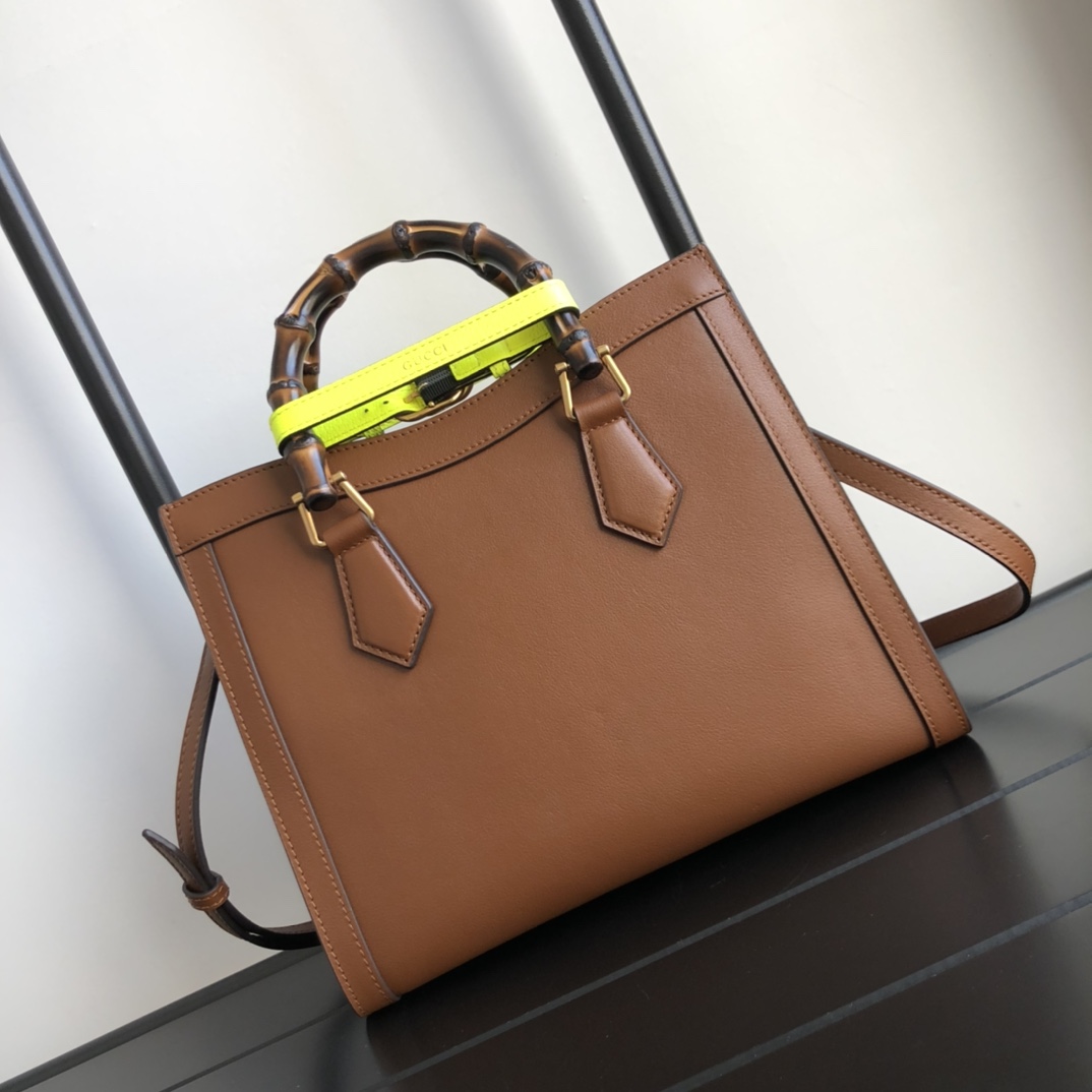 G*u*i diana top handbags