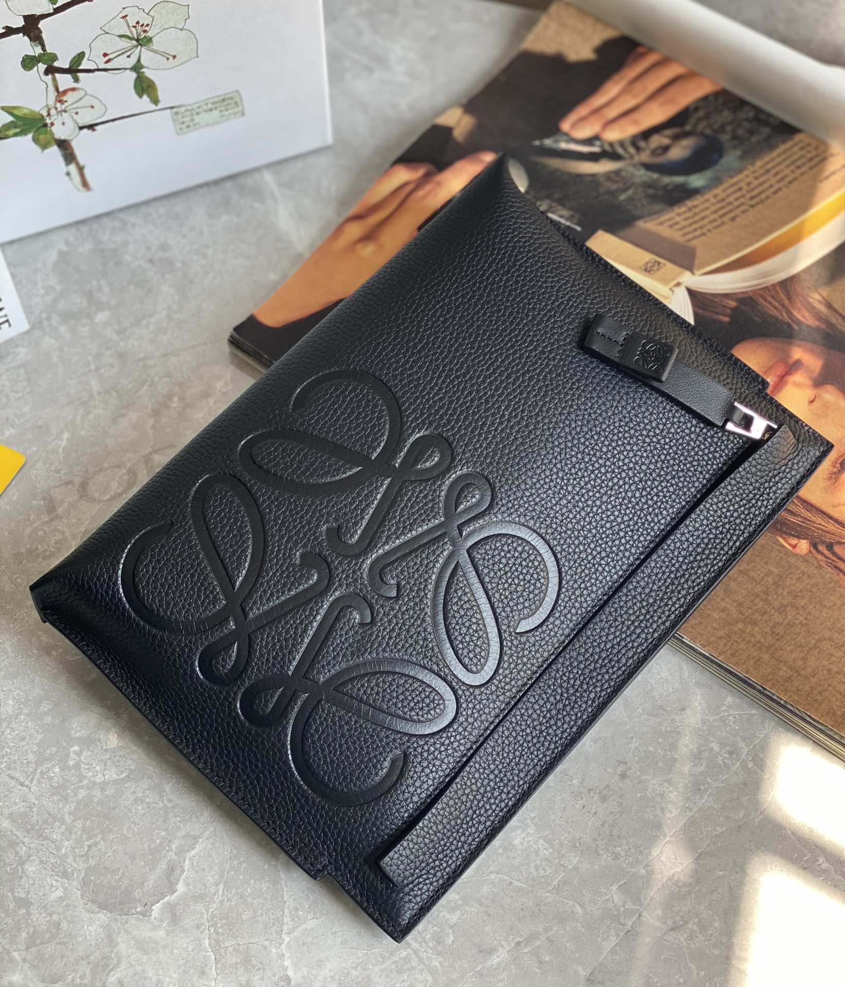 L0ew* pouch-29.5*20cm