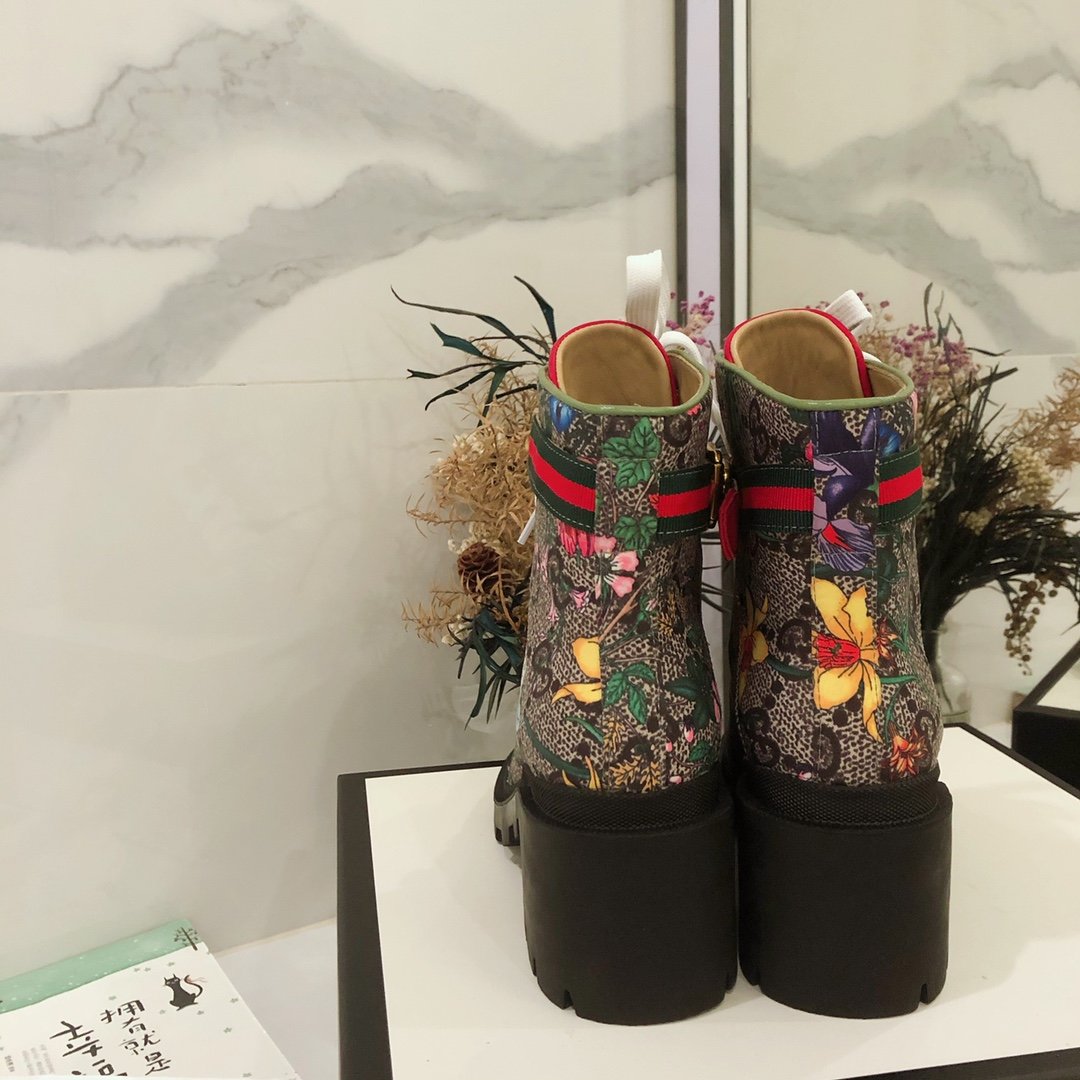 G*u*i boots