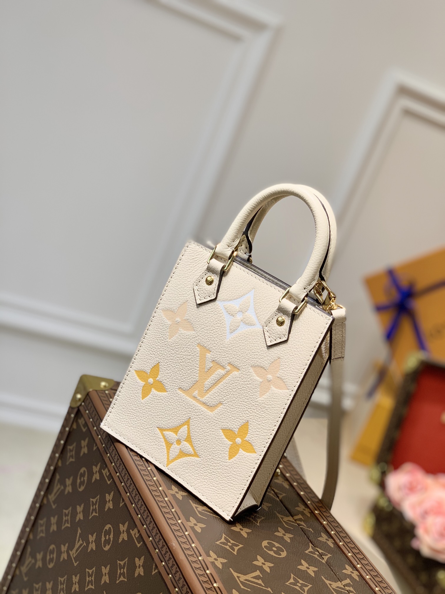 l0*is V*t0n petie sac plat tote-17*14*5.5cm