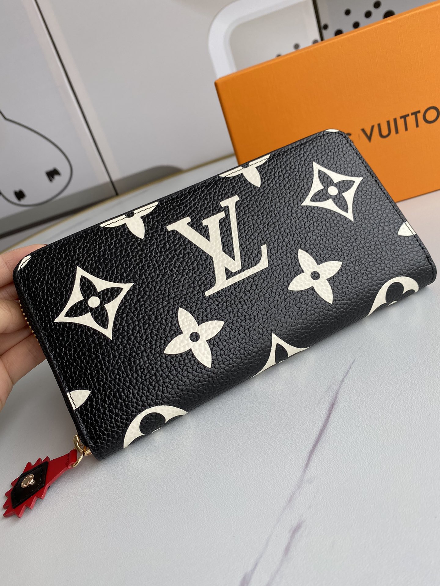 L0vis Vvtt0n Monogram Empreinte Zippy Wallet -19*10CM