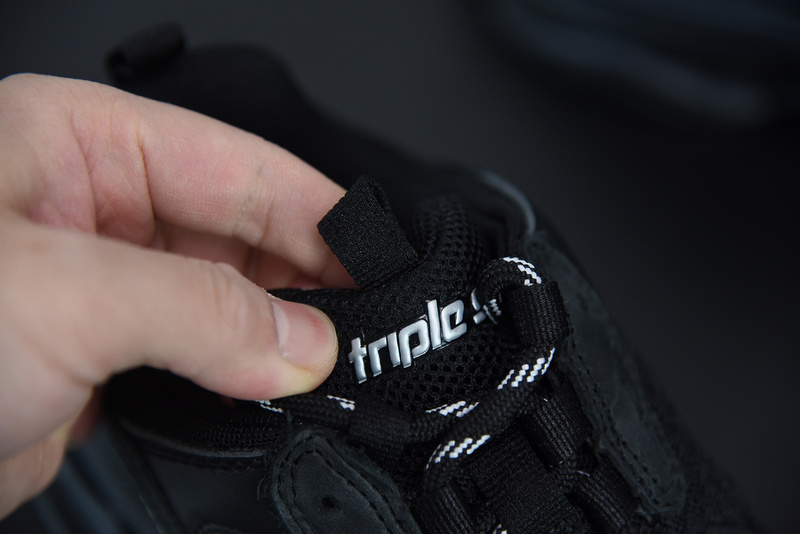 Ba*len*cia*ga triple s