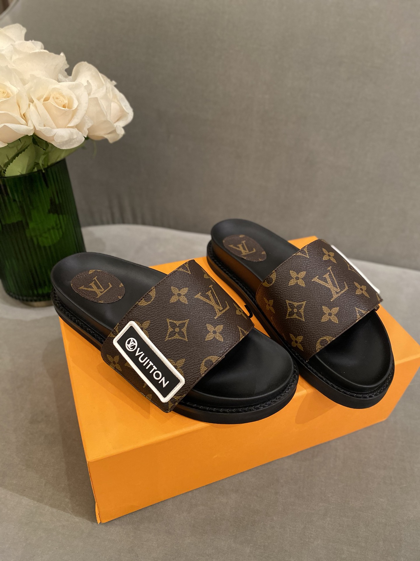 l0*is V*t0n sandals