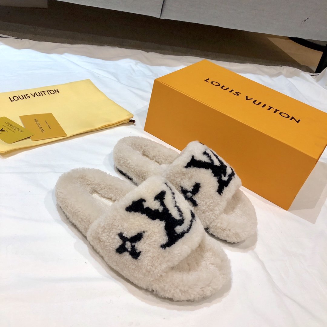 l0*is V*t0n wool slippers