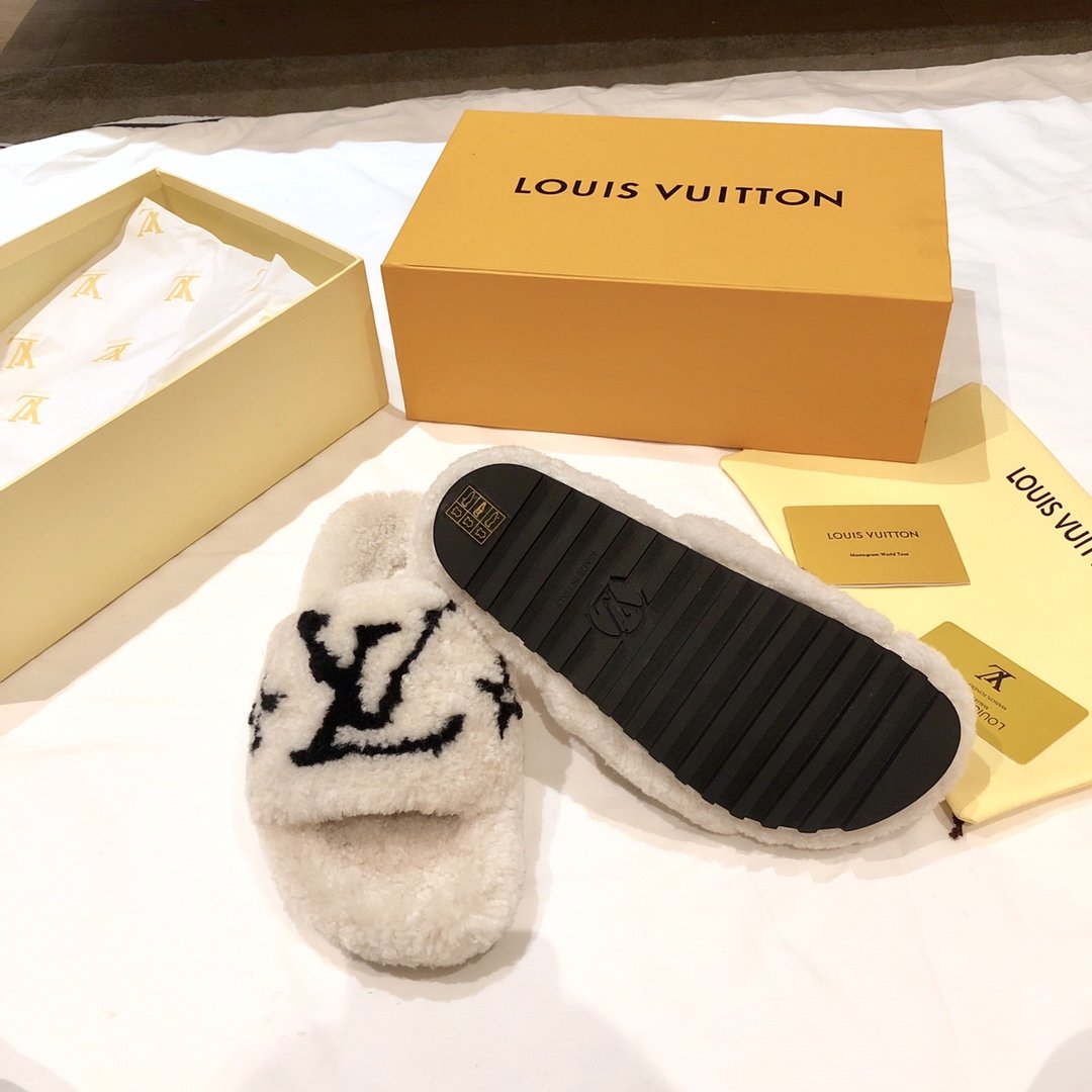 l0*is V*t0n wool slippers