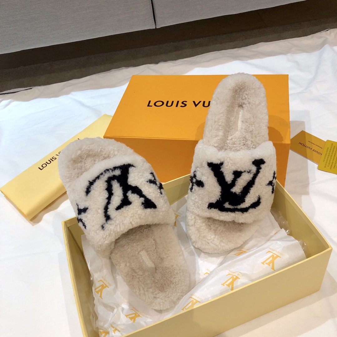l0*is V*t0n wool slippers