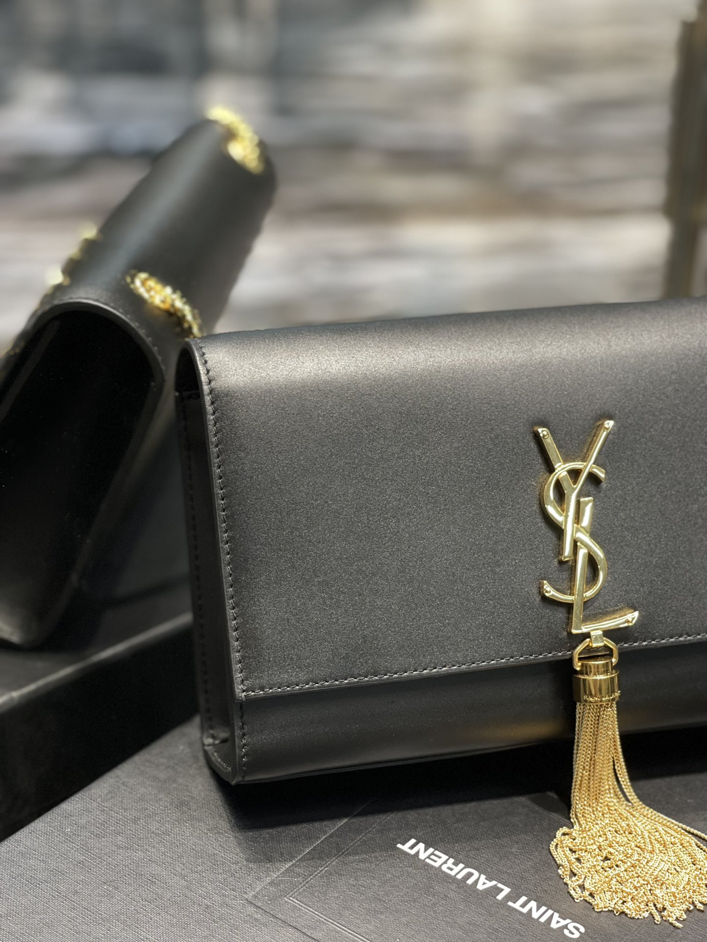 Y*L kate medium with tassle in smooth leather-24*14.5*5.5cm