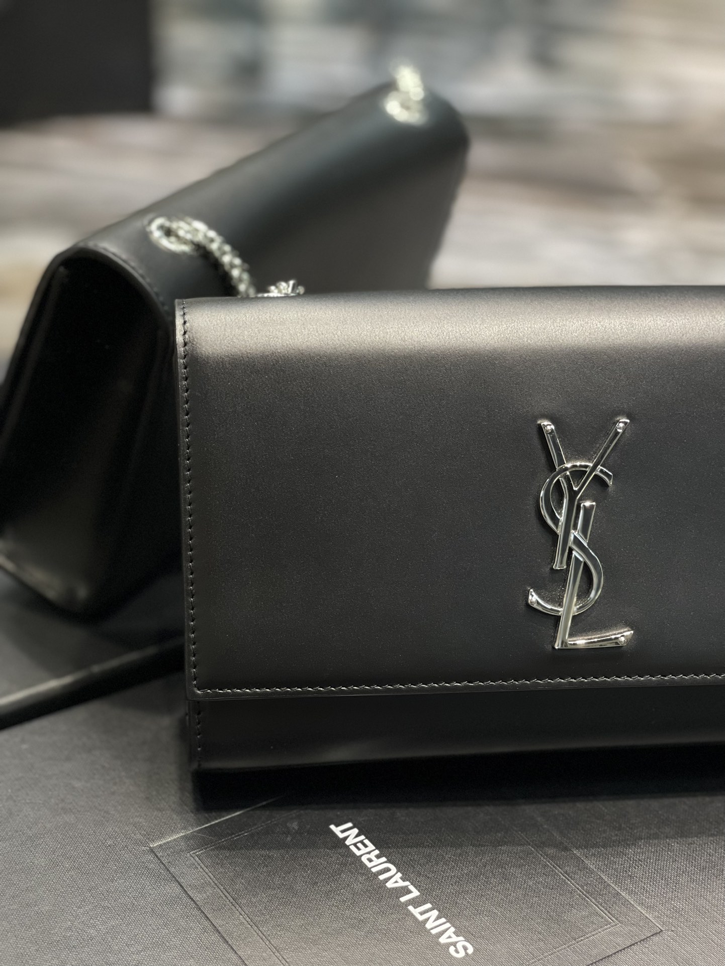 Y*L kate medium in smooth leather-24*14.5*5.5cm