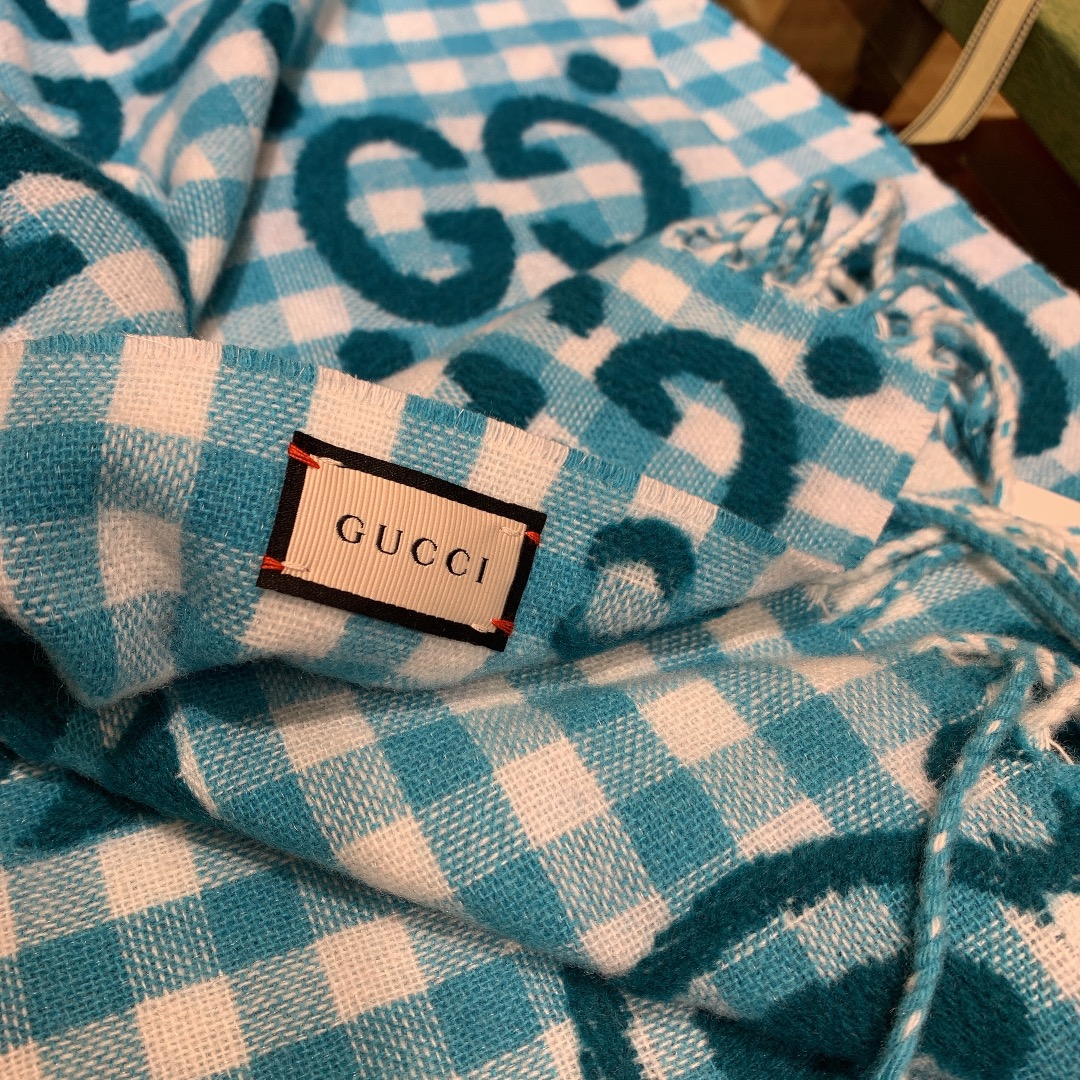 G*u*i scarf-35*240cm