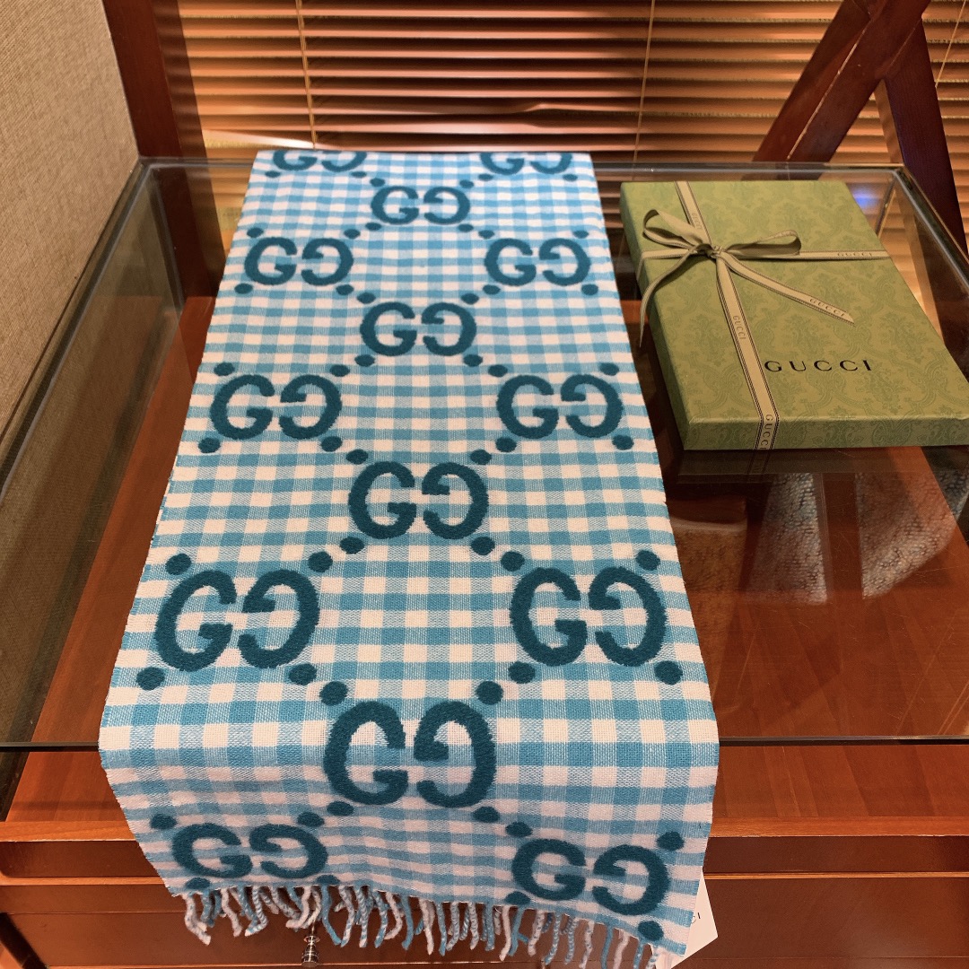 G*u*i scarf-35*240cm