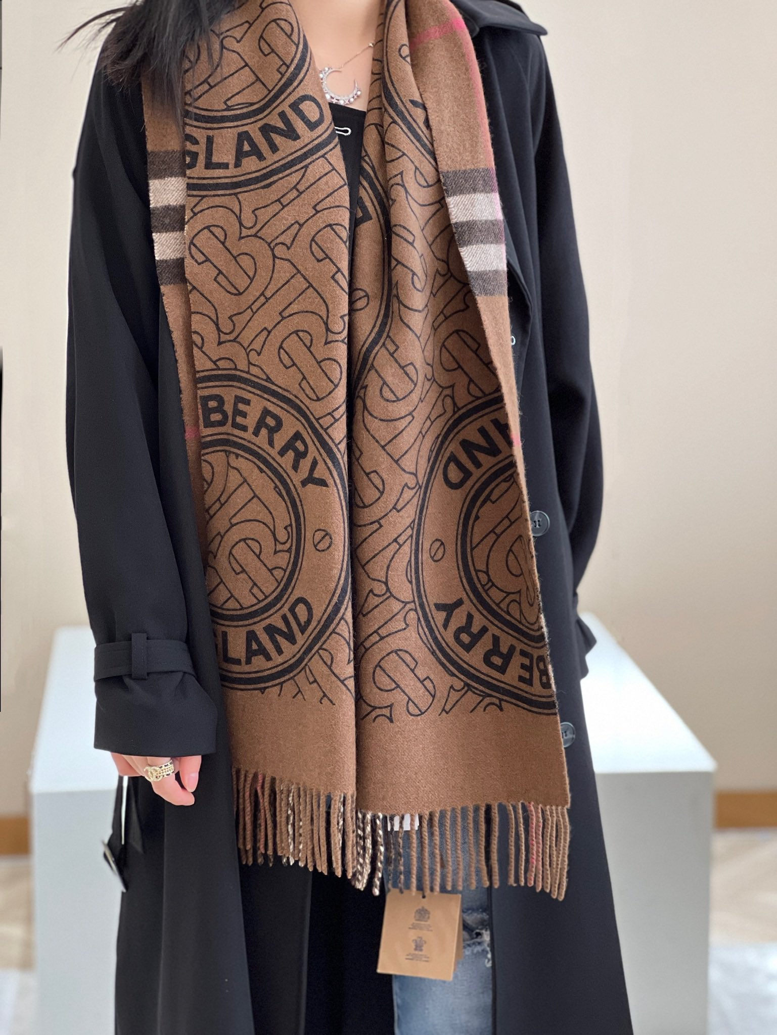 B**rry scarf-168x30cm