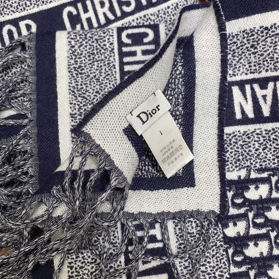 D*or printed shawl-140 x 140cm