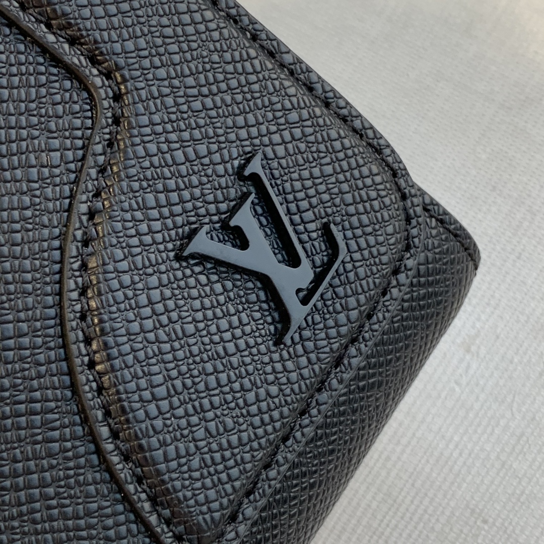 l0*is V*t0n new flap bag-m30807-28.3 x 18.3 x 4.3cm