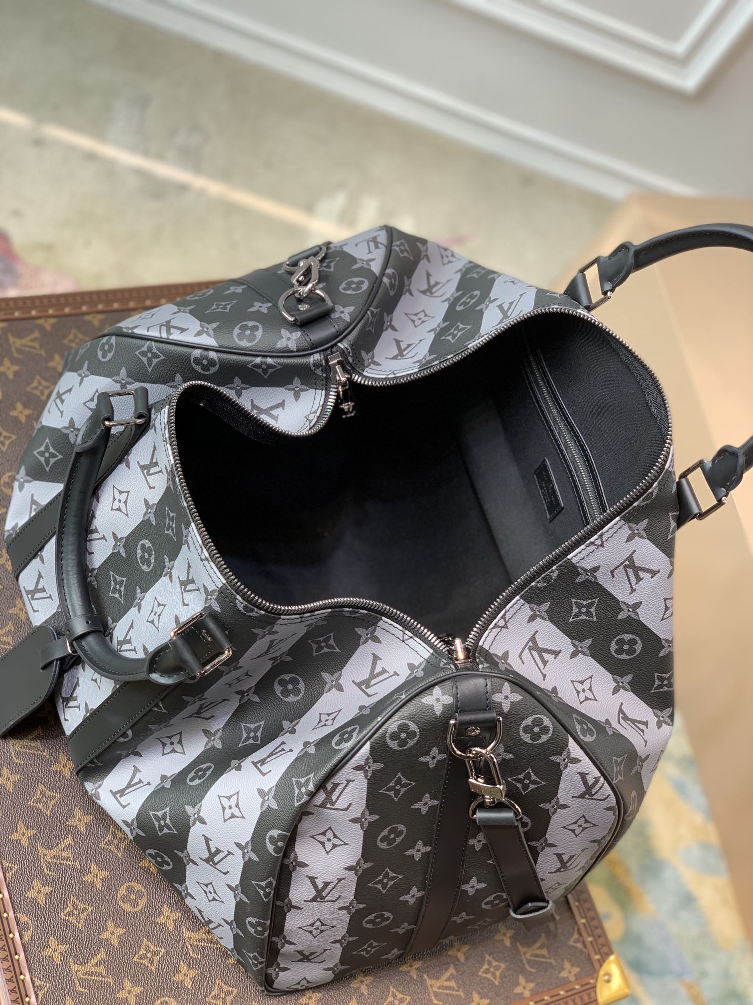 l0*is V*t0n keepall 50