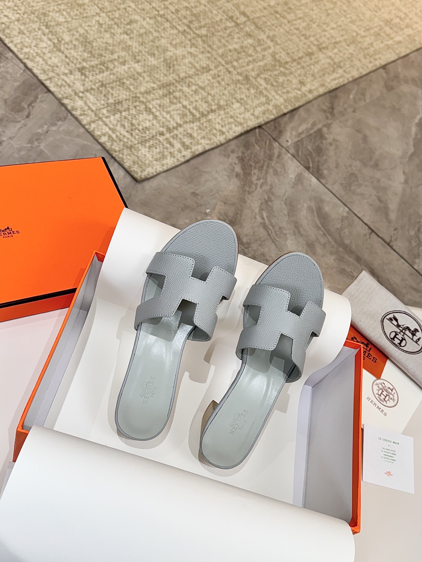 H**me5 H**me5 Classic Slippers
